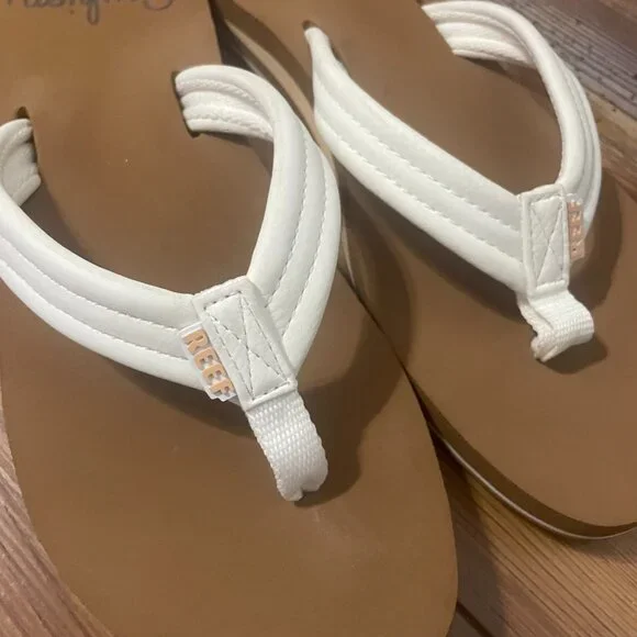 REEF Cushion Breeze Women's Flip Flop, Ultra Soft Cushion Footbed, Arch Support - Picture 6 of 6